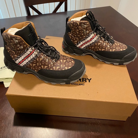 Burberry Shoes, size 43 - Picture 1 of 7